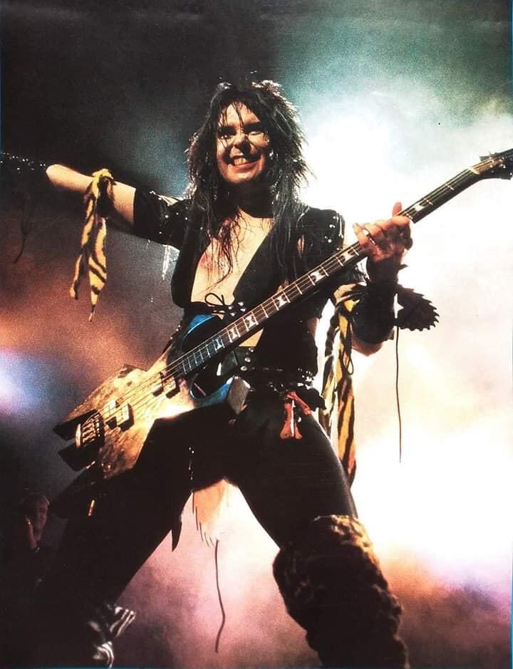 Have a wild weekend Hellions!! Be a ANIMAL AND LET IT ROAR!! Horns up to all Metal Heads 🤘🎸⚡️ #BLACKIELAWLESS #WASP #METAL4LIFE #LAWLESSFOREVER 💀💀 #BESAFE #STAYSRONG 🤘