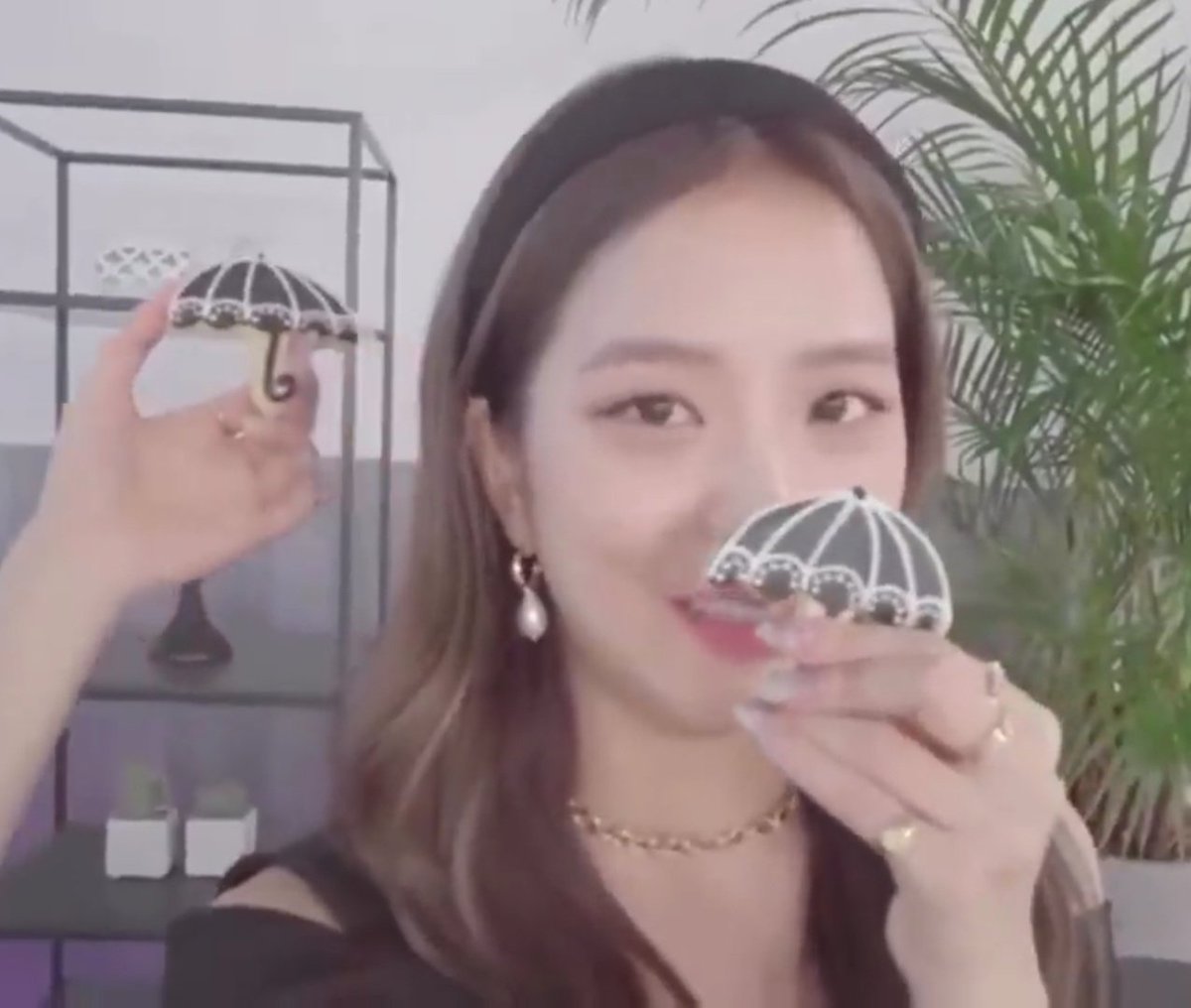 lq jisoo pics tweet media