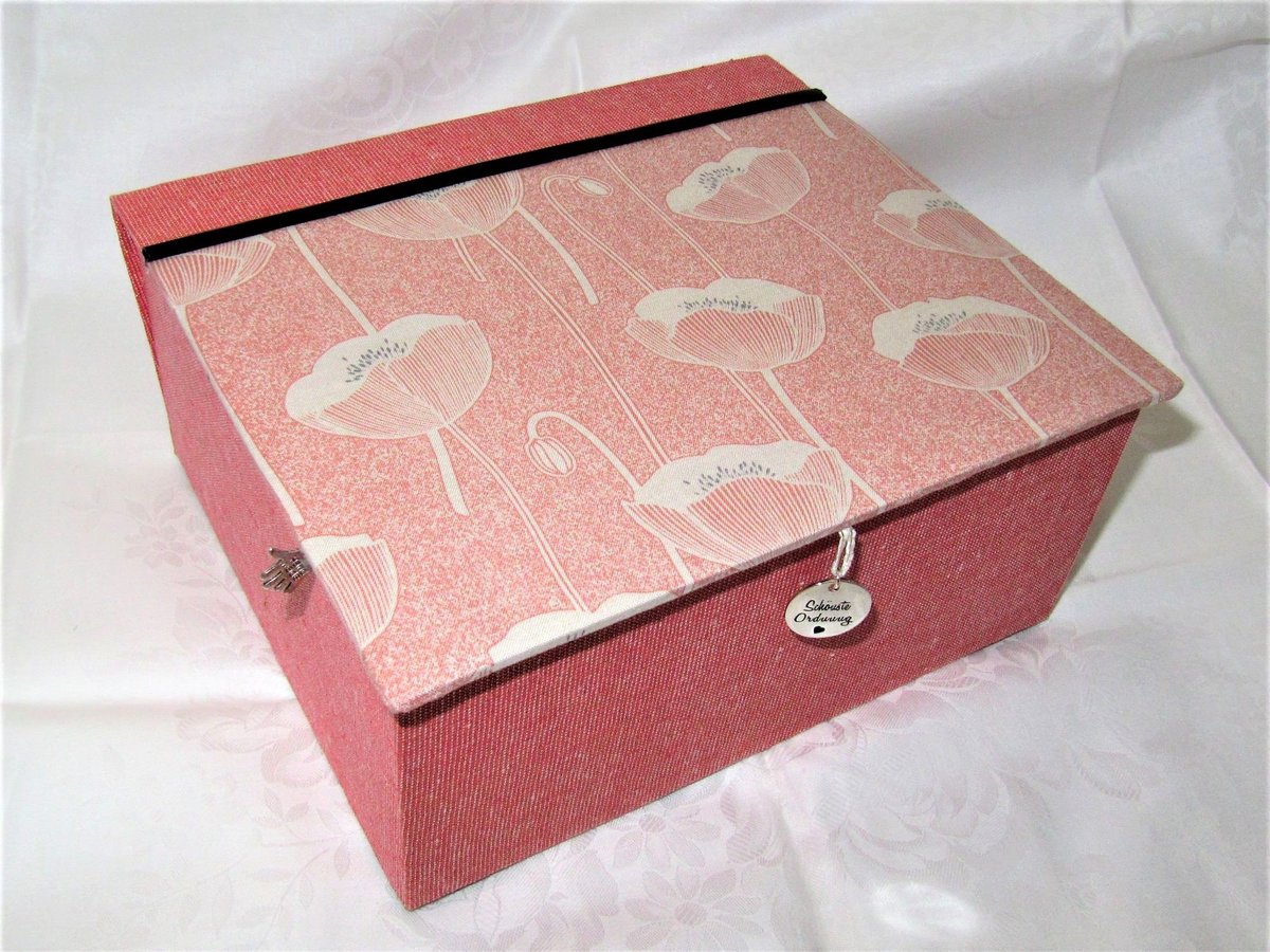 ElisabethGtz1's tweet photo. Ich freue mich, in meinem #etsy-Shop vorzustellen: Schmuckkasten rosè, edle Schmuckschatulle, stabil handgemachte Schmuckaufbewahrungsbox, Geschenk zum Geburtstag einer Frau, Mädchengeschenk https://t.co/5xPHCwmcaC #rotgold #schoenschenken #frauengeschenk #spiegelbox https://t.co/azUxkKcP1A