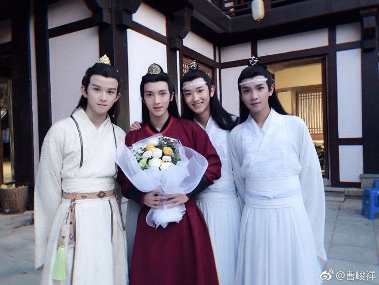 minniebuke's tweet photo. คิดถึงความปรมาจารย์ คิดถึงความน่ารักของนักแสดง คิดถึงฉากในนิยายแต่ล่ะฉาก คิดถึงการตีกันในกองถ่าย คิดถึงแฟนมีต คิดถึงพล็อตของทุกตัวละคร แอบคิดอยู่ตลอดว่าหลังจากตอนจบนั้นจะเป็นยังไงต่อ แค่หวังว่าคนที่เหลืออยู่จะใช้ชีวิตแบบมีความสุข คิดถึงและจะคิดถึงแบบนี้ตลอดไป  #TheUntamed1st https://t.co/7MGDs5mYup