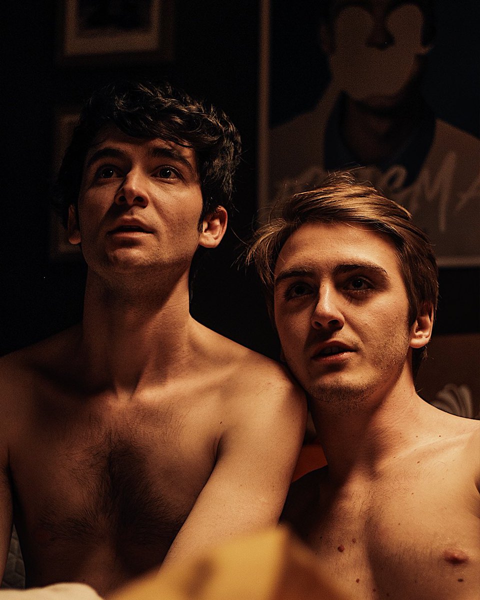 DavidVelduque's tweet image. No sabéis lo guay que es daros esta noticia. ‘Estigma’ es el proyecto más importante de mi vida y se estrena @Filmin este domingo 28 de Junio con motivo del #Orgullo2020

Gracias @apoyopositivo y sobre todo a @marcolaborda &amp;amp; @Hanahoria por ser los mejores compañeros de viaje.