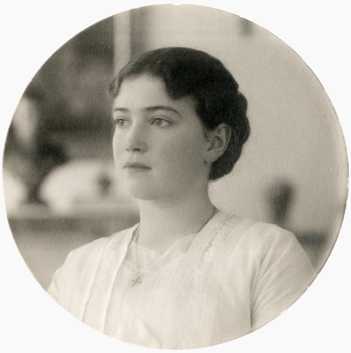 OldPortraiture's tweet photo. Born #OnThisDay in 1899: Grand Duchess #MariaofRussia (1899-1918), daughter of Tsar #NicholasII
Photographic portrait by Eugène Fabergé, 1914
#MariaNikolaevna #МарияНиколаевна #Romanov
State Archive of the Russian Federation https://t.co/vNKuKUSKdD