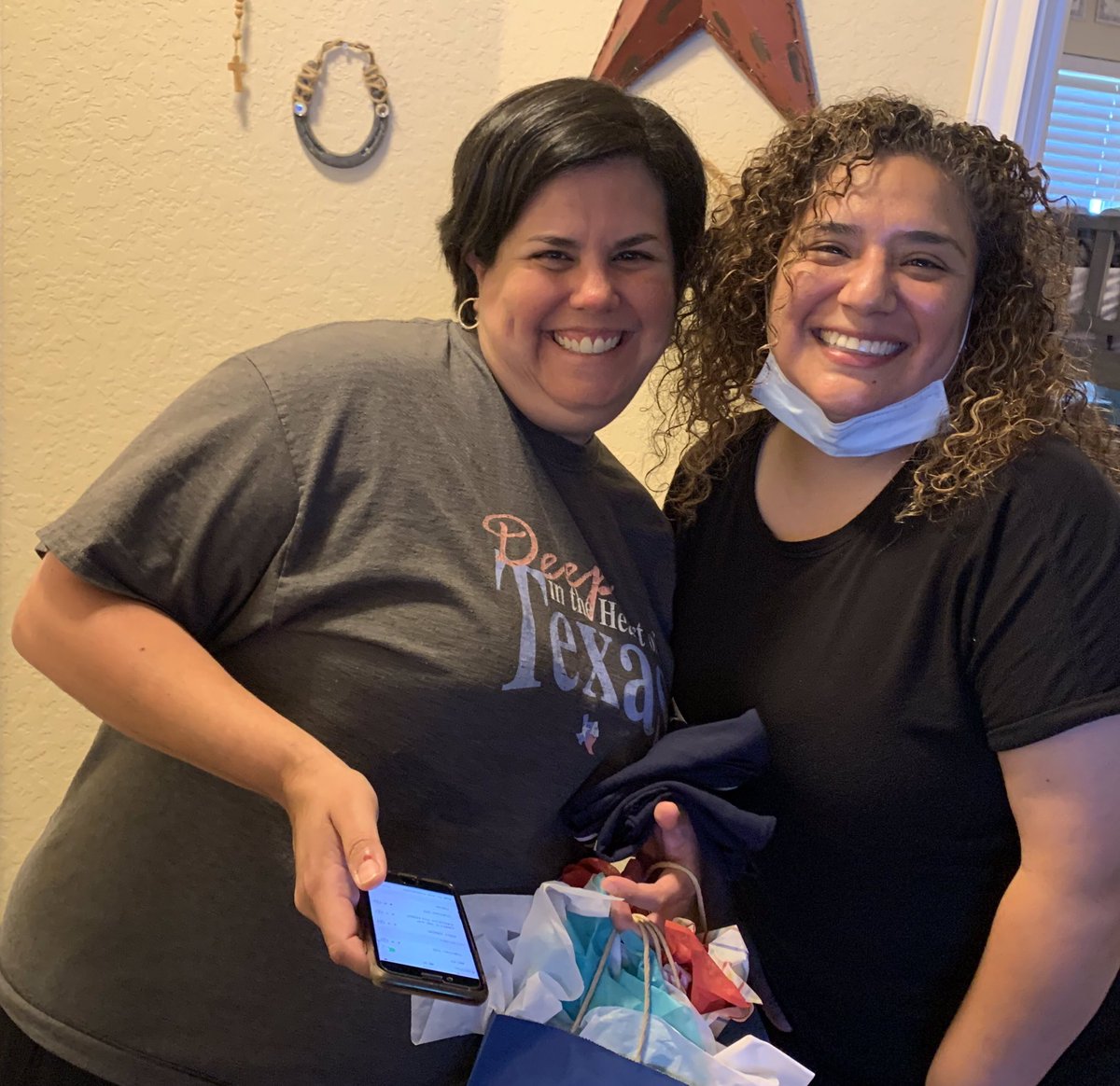 CereliaDiaz's tweet photo. We have the RGV in common, @BluebonnetLions brought us together, @lisdaceBBE made us an awesome team, #LISDlearnlead made us awesome friends! Building relationships even in the darkest of times!❤️ Fun with a BBE staff member! https://t.co/DY10U3RhhL