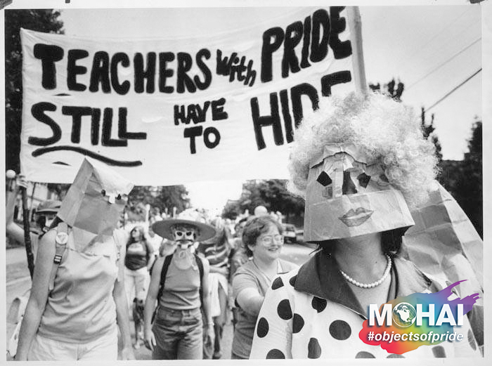 MOHAI's tweet photo. #Seattle schoolteachers participating in 1986 Gay Freedom Day march through Capitol Hill with masks and a banner reading “Teachers with Pride Still Have to Hide” to protest the discrimination they've felt. #ObjectsOfPride
Explore more at ➡️ https://t.co/ki88PiZHJc https://t.co/FFRj1fLHo2