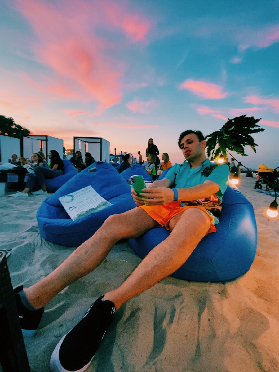 nvzem11's tweet photo. 🏖 https://t.co/SzYRWkCfRE