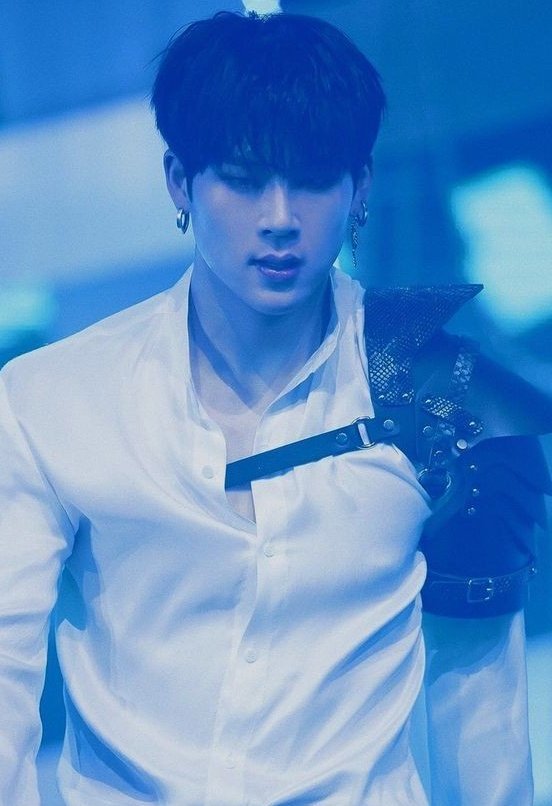 Hoon_iewon's tweet photo. His duality left me breathless
. 
    Jooheon:                        Joohoney: https://t.co/oVKStu9pj0