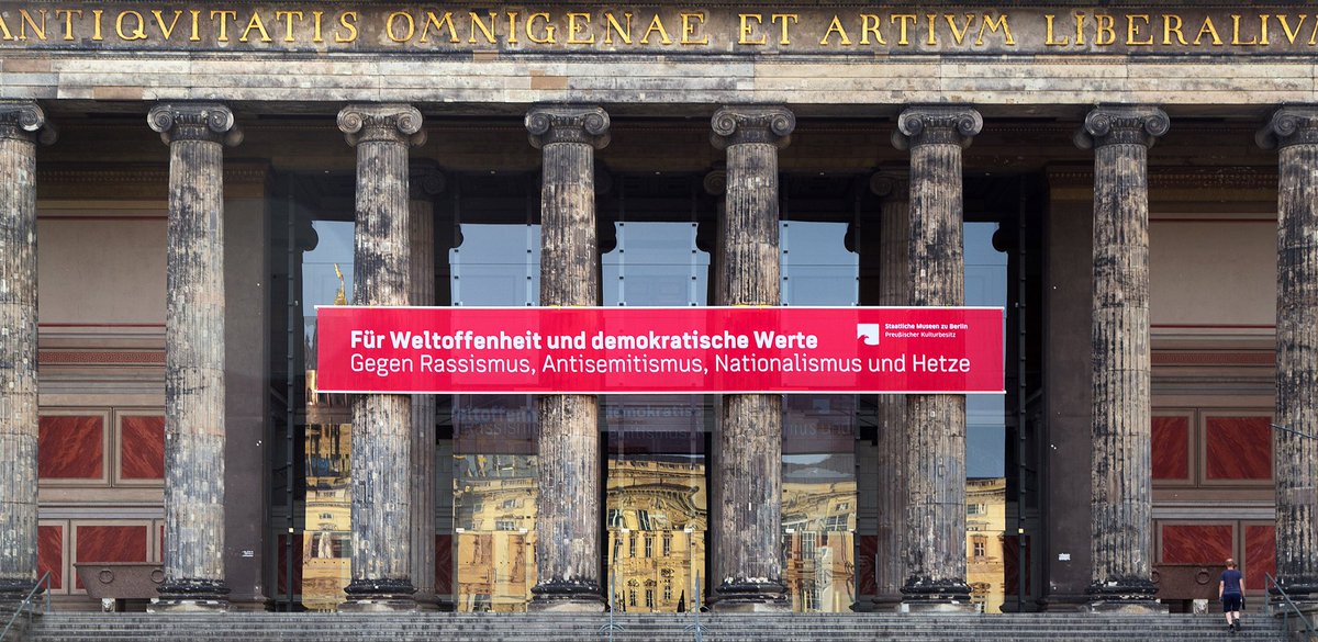 Hermann Parzinger (@hparzinger) on Twitter photo Klare Botschaft der Staatlichen Museen und der ganzen <a href="/kulturSPK/">Stiftung Preußischer Kulturbesitz</a> am Alten Museum. Klare Botschaft der Staatlichen Museen und der ganzen <a href="/kulturSPK/">Stiftung Preußischer Kulturbesitz</a> am Alten Museum.