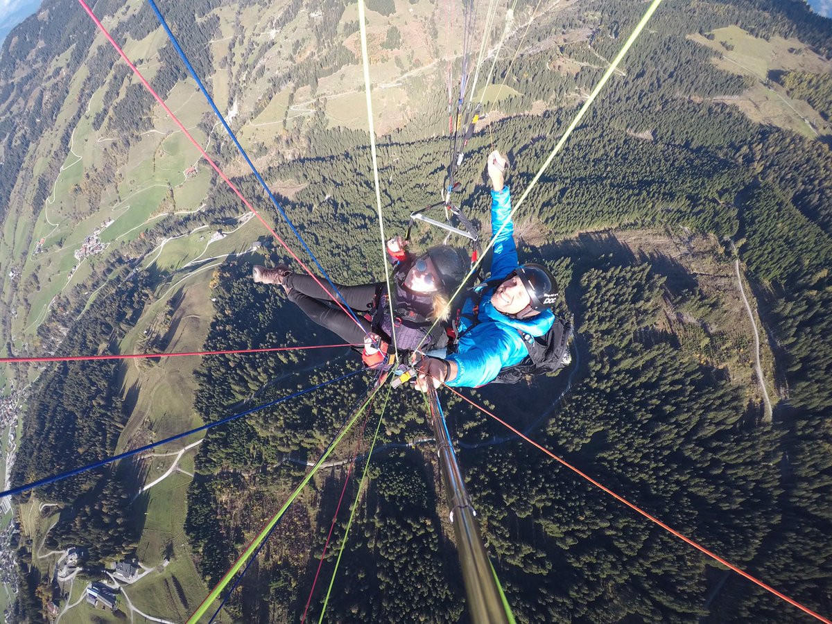 EigenwijzeTine's tweet photo. Paragliden ✔️
Pistedopen op Spa Francorchamps ✔️

Next: skydive 

#juli2020 #excited #pushingbounderies https://t.co/lJrS3Njwca