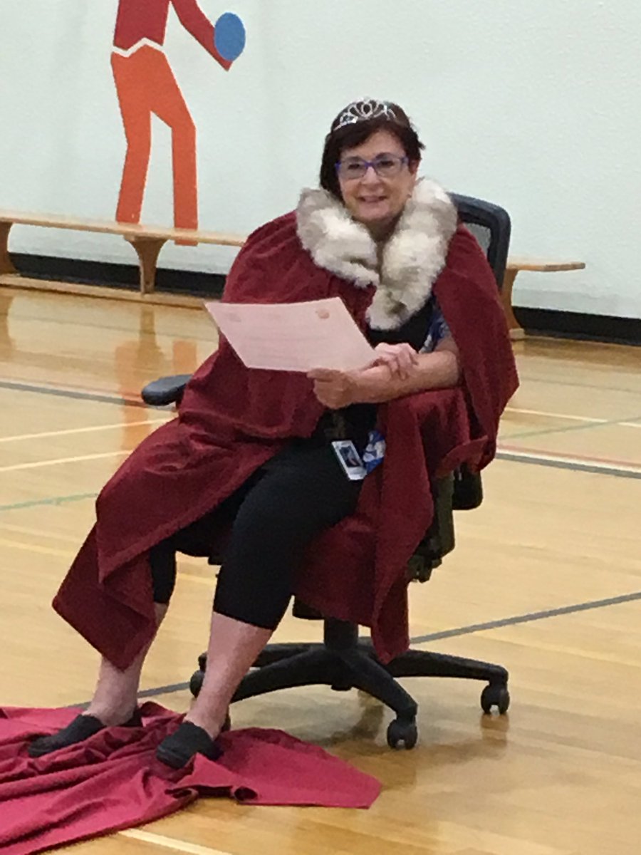 joes4646's tweet image. Our matriarch, Mme. Moscardelli-Bacon. Congratulations on 40 years of service!!