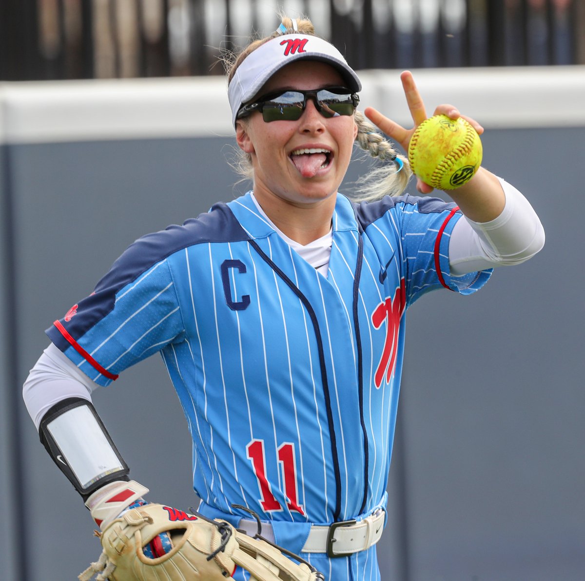 OleMissSoftball's tweet photo. Got the shades on today 😎

#NationalSunglassesDay | #HottyToddy https://t.co/Xjaf3A8ikl