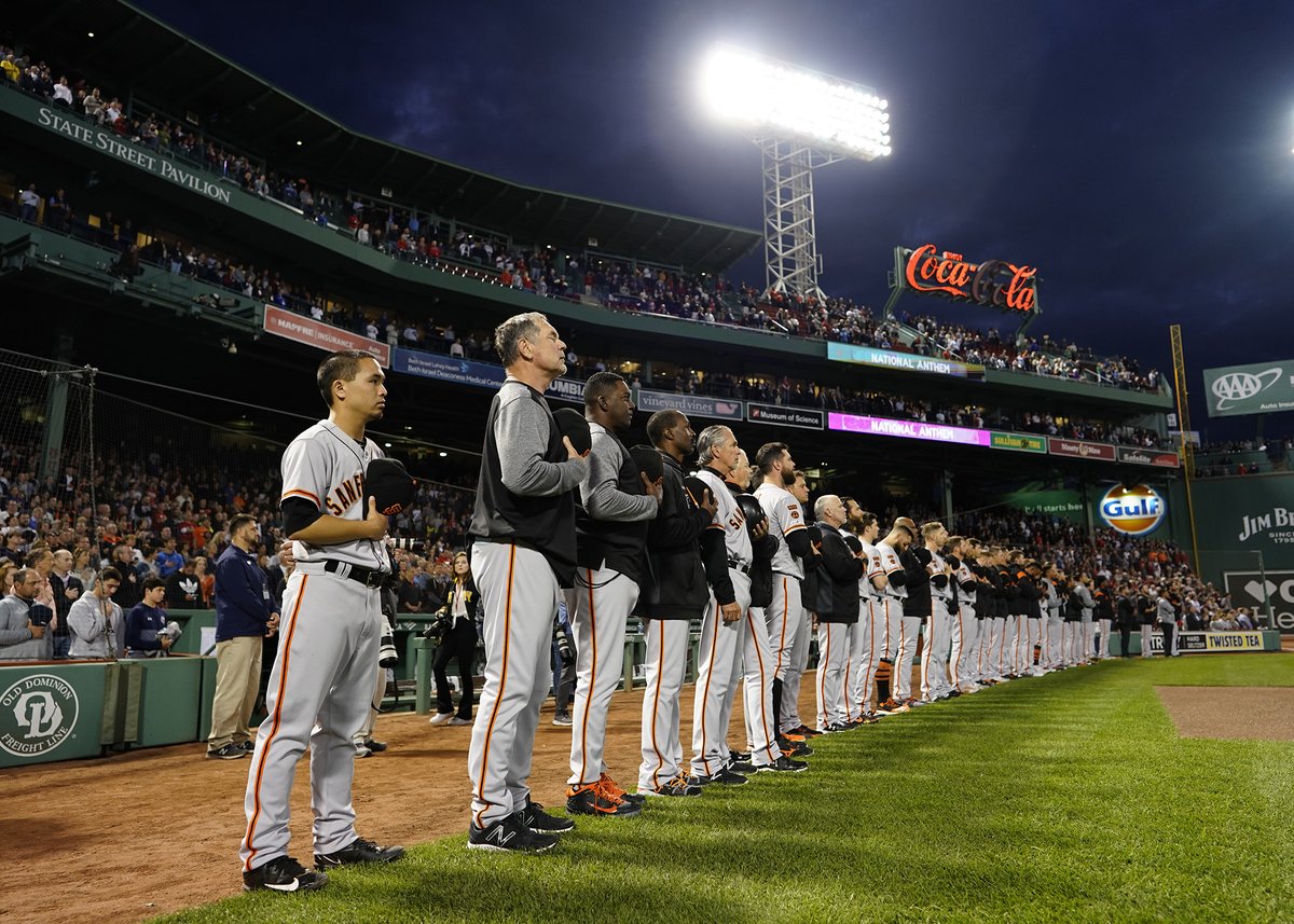 SFGiants's tweet image. Retweet to win a $200 @peetscoffee gift card! 

Enjoy this afternoon’s #OrangeFriday @ Home, presented by Peet’s at 4pm, and then enjoy coffee with a friend this weekend. ⚾️☕️ 

#SFGiants