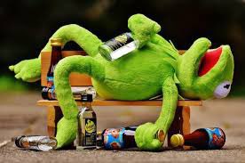 min44477's tweet photo. Con esta cuarentena no se ni que día estoy 🍺🥃🥃🍺 https://t.co/XoFbusXms2