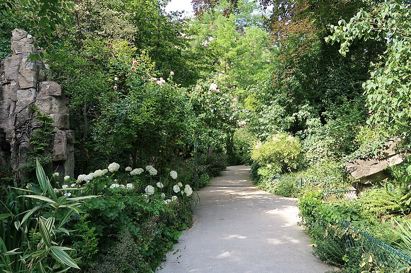 Jardin de la Nouvelle France, Paris:A cool little multi-levelled garden not far from the Champs-Élysées. Not much to it, but sort of unique nonetheless.