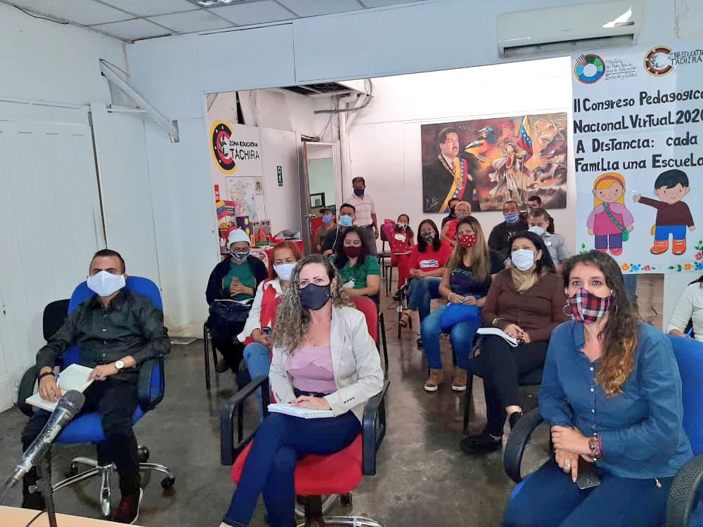 Vamos a seguir desde el #Táchira, impulsando el trabajo de cada una de nuestras maestras y maestros en las aulas, y haciendo posible nuestro Proyecto Educativo de la Ruta Pedagógica Aprendiendo con la Familia 👪❤#CadaFamiliaUnaEscuela
#GraciasPuebloHeroico
@MPPEDUCACION