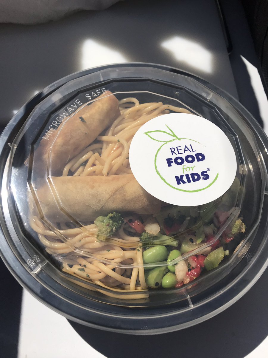 Many thanks to <a href="/FairlingtonPizz/">Fairlington Pizza</a> <a href="/realfoodforkids/">Real Food for Kids</a> <a href="/goodfoodcompany/">Good Food Company</a> <a href="/nova_breadhead/">Great Harvest Alexandria</a> <a href="/AbingdonGIFT/">Abingdon APS</a> <a href="/AbingdonPTA/">Abingdon PTA</a> <a href="/lantuundohio/">Lantuun Dohio</a> <a href="/ArlingtonVaPD/">ArlingtonCountyPD</a> and <a href="/RentDittmar/">Rent Dittmar</a> for working together at today’s meal distribution.  This is what true partnership looks like! <a href="/VPLiaison/">Dawn Smith</a>