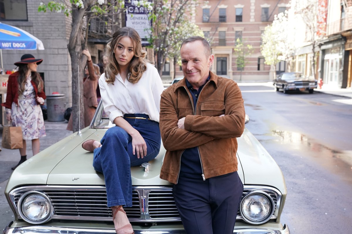AgentsofSHIELD's tweet photo. Destination: funky town. ✌️ #AgentsofSHIELD https://t.co/NdnH7YFVte