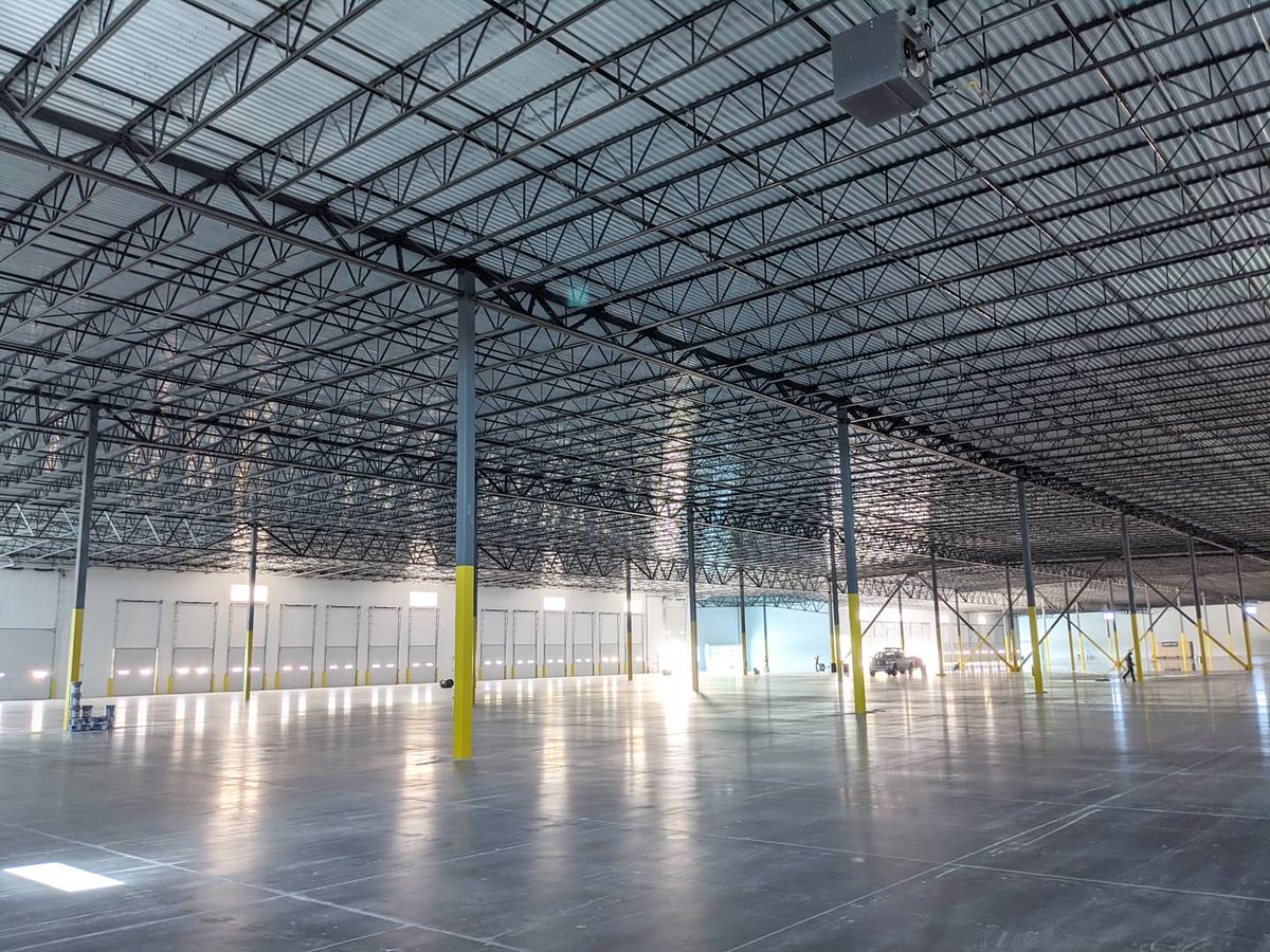 PinnacleStrEngs's tweet photo. Things are wrapping up at the Windfern Northwest Distribution Center, a 179,200 SF Class A warehouse in the NW Houston submarket.

Pinnacle provided all structural services to Phelan Bennett Development, working w/ Carlile Coatsworth Architects &amp; @burtonconstruction

#PSEprojects https://t.co/y4wH7ZGp2i