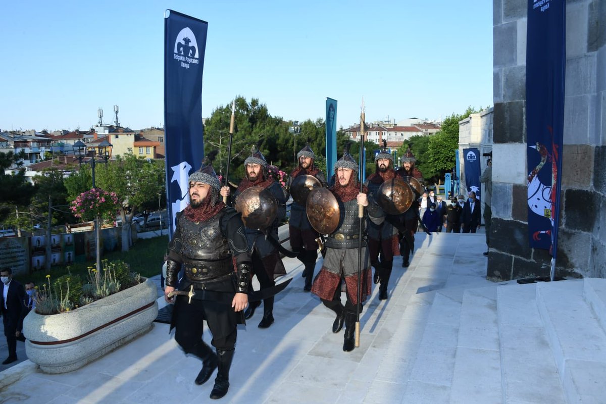 Uğur İbrahim  Altay