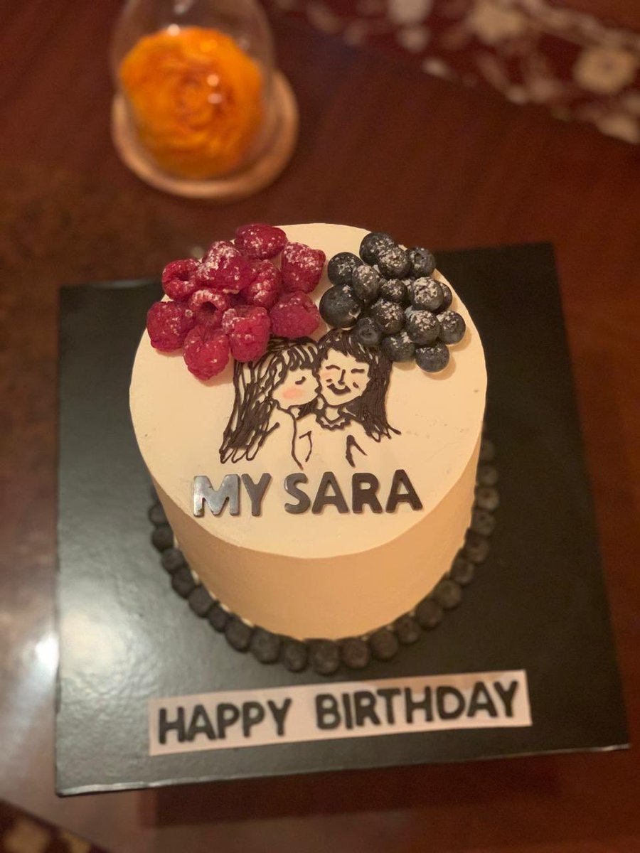 totisweettoti2's tweet photo. #paintingcake #designer_cakes #cakes #riyadh https://t.co/SOz7GVZuee