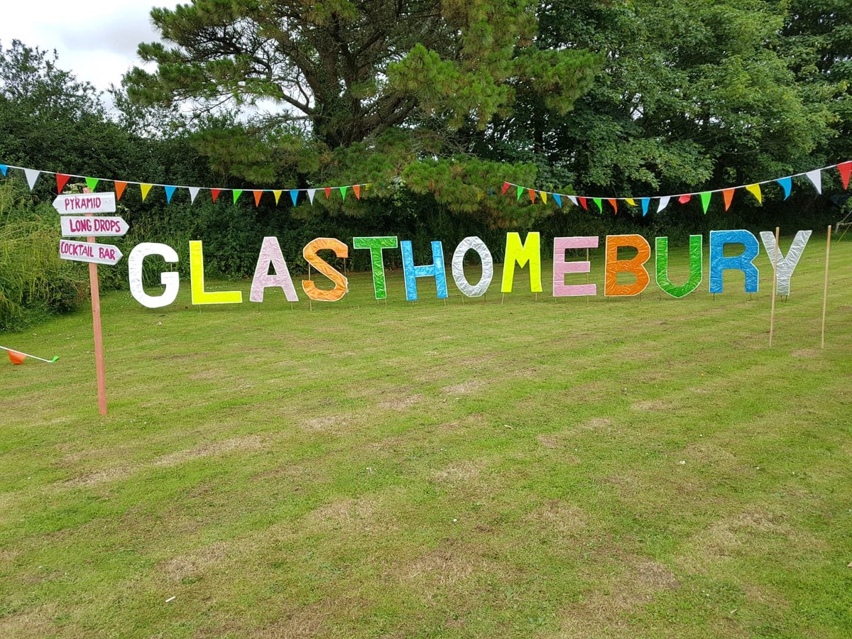 molly_w26's tweet photo. #Glastonbury2020 #GlastonburyAtHome #Glastonbury @jowhiley https://t.co/HSubCsAjk1