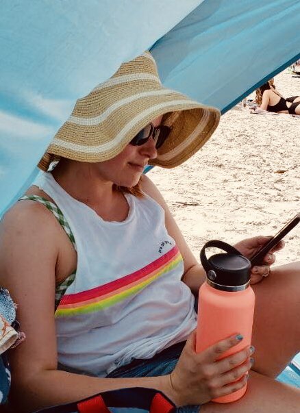 SavannahShore's tweet photo. Taking Virtual Congress with me to the beach and enjoying a “Shining Sun” mocktail. #darpages #darcc20 #sharemydarcc20 #riseandshineforamerica #riseandshineonline #DaughtersConnected https://t.co/HQ4RrGI3dl