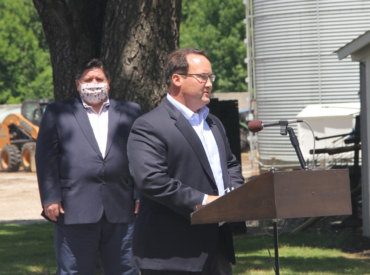 Geneseo Communications, first in state to receive Connect Illinois funding!  

Click the link below for the full story.
geneseo.com/connect-illino…

Also, a big Thank You to the Olson’s for graciously hosting the press conference at their farm.