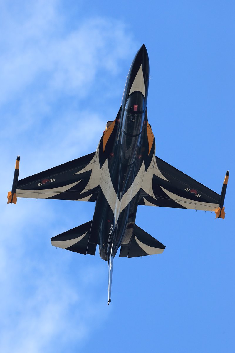 yoshiyoshi64jp's tweet photo. 徹夜でデータ復旧作業。これまで現像をサボってたようで、戻って来てくれてありがとうという写真が多々発掘。Black Eaglesは躍動感が凄く、また見たいと思うアクロチーム。さて寝ます。#BlackEagles #ADEX2017 https://t.co/pTvifIaweS