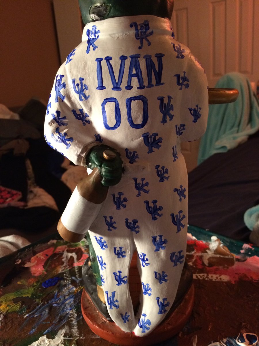 sdusakdent's tweet photo. Hi, if you’re a delta sig at UK and you are the current owner of Ivan the frog ashtray, please send me a pic of my masterpiece. Pic for reference. I want to know where he’s been since 2013. https://t.co/dLC2CwDCBd