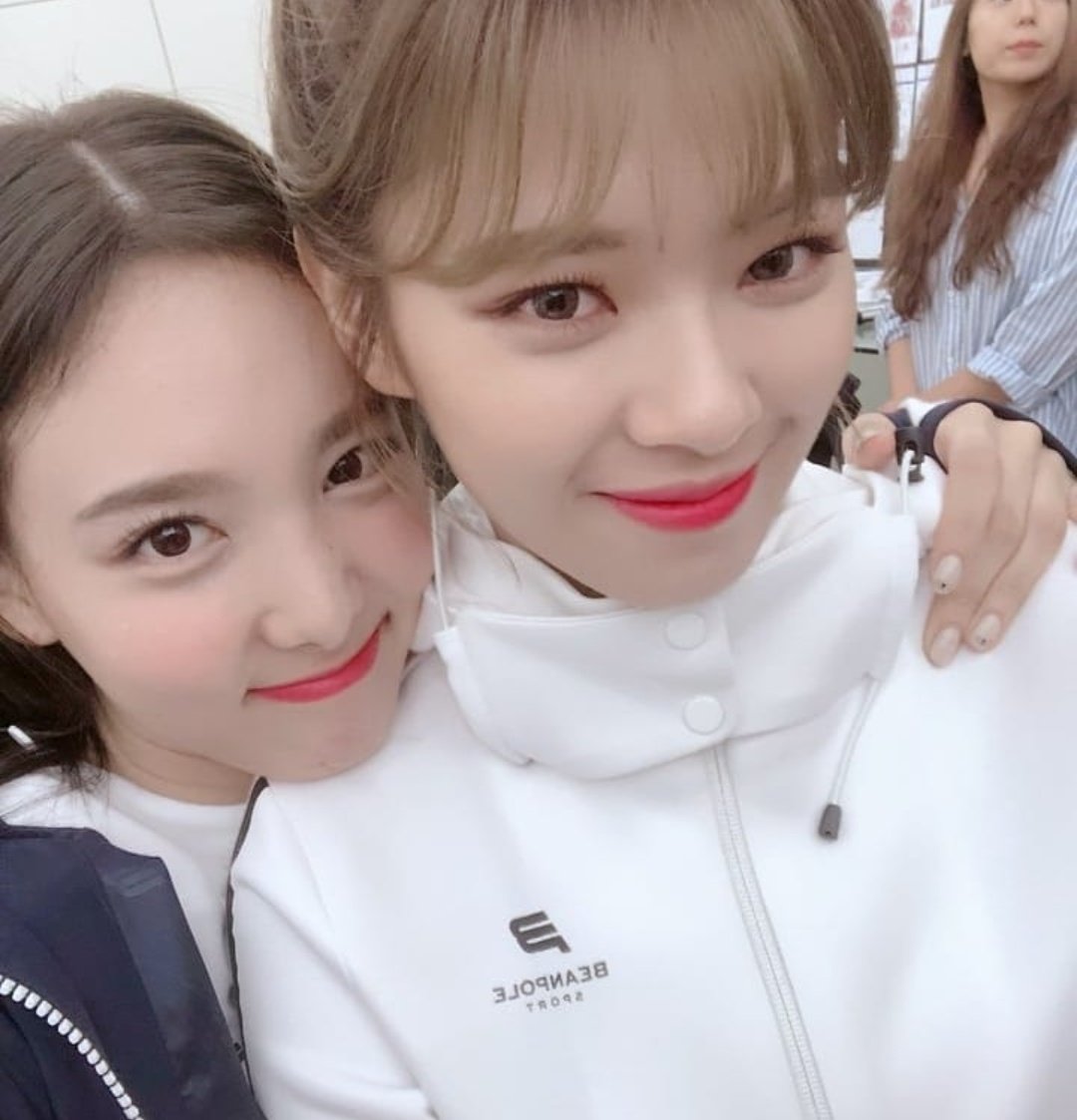 2yeon mirroring each other; a devastating thread