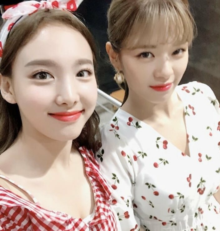 2yeon mirroring each other; a devastating thread
