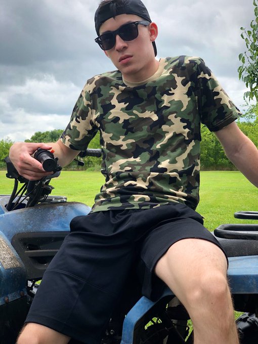 Off-roadin&rsquo; https://t.co/rSUOdQNyAT