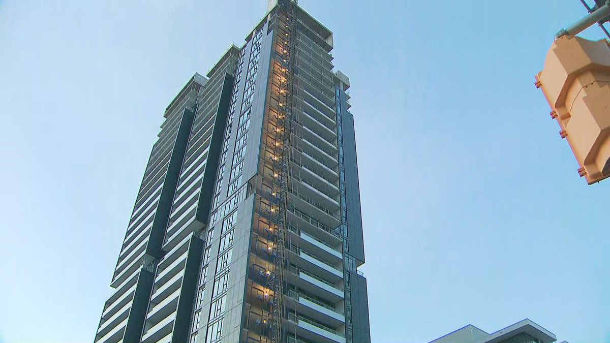 CP24's tweet photo. Nooses found hanging in two downtown Toronto construction sites https://t.co/aN19eV4skK https://t.co/pH0thNVEVv
