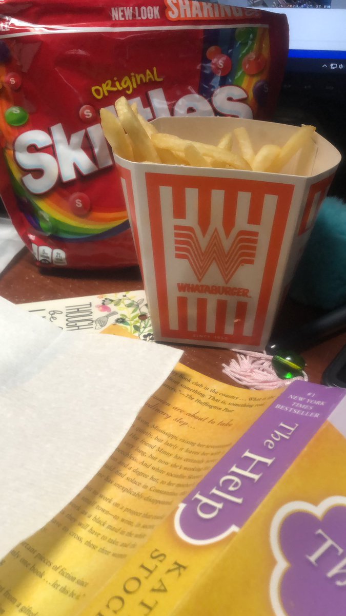 911txdispatch's tweet image. Ems with the win today!! They were nice enough to be me some goodies! @Whataburger fries and @Skittles
