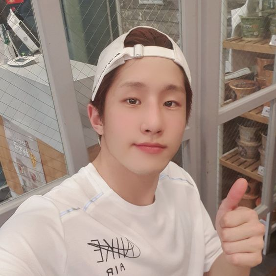 oh boy my mans  #JINJIN is full boyfriend material in baseball caps like CAN YOU EVENI CANNOT EVENONLY ODD #ASTRO  