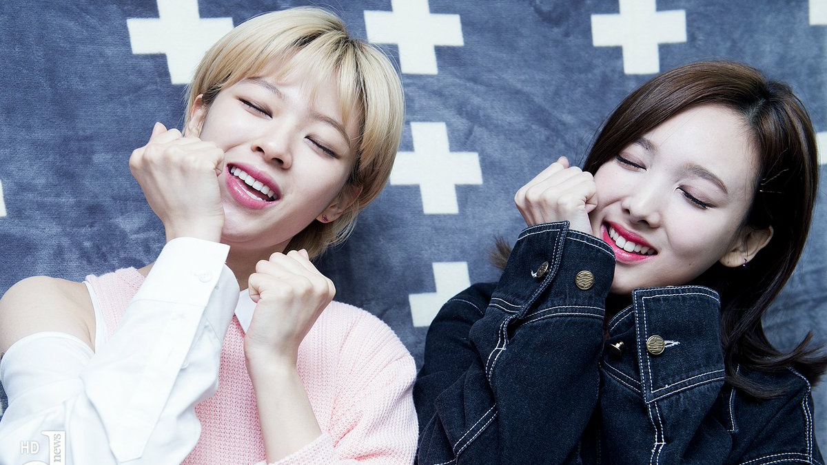 2yeon mirroring each other; a devastating thread