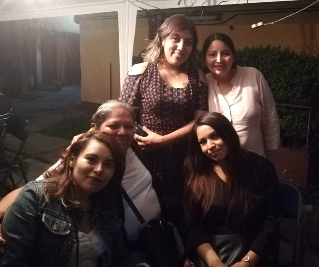 agriamuyagria's tweet photo. @Analopez2608 @Sandi_Flor3s @MONTSEPRINCESS2 @52Jmedina25 y yo merengues seguimos y seguiremos unidas apoyando a nuestro ídolo @j_medina37 😍 ❤️ 😘 💋  somos orgullosamente odiosas  #TerritorioMedina3AñosContigo
#OdiososDeJM 💋 https://t.co/MnIt86SrA7
