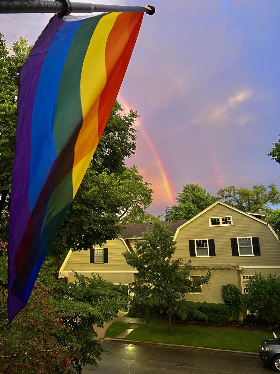 madelinereto's tweet photo. Happy #Pride! 🌈
#chicago #pridemonth #rainbow #loveislove https://t.co/l5uIssBVM9