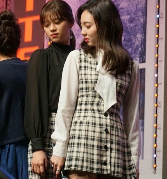 2yeon mirroring each other; a devastating thread