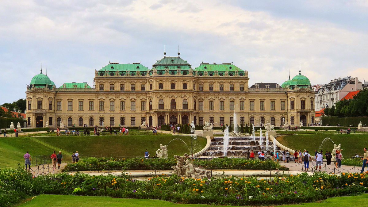 Belvedere Garden, Vienna:Similar to the above, slightly smaller but closer to the city. V pretty.