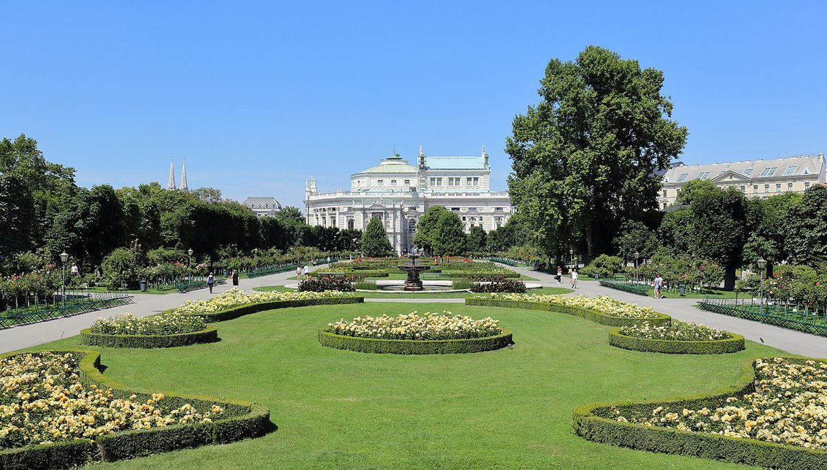 Volksgarten, Vienna:Sort of a theme amongst Viennese parks here - lovely to gaze at but a bit too manicured for me...