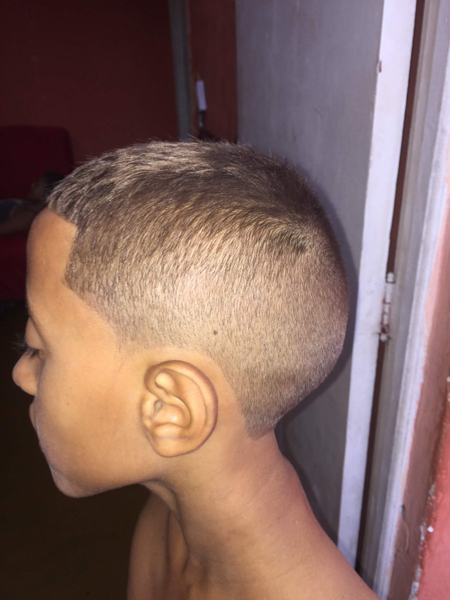 jorge7rg1's tweet photo. Que Deus me ajude mais e mais nessa caminhada .. Quem puder ajudar o trabalho do amigo dando um rt , agradeço de coração ..  📏✂️❤🙏 https://t.co/0Ty0BWVxg3