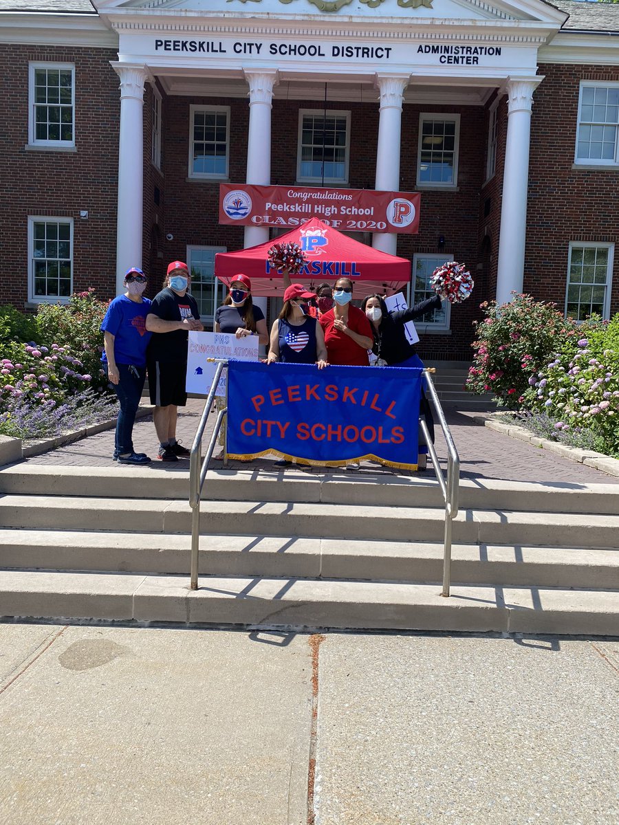 marykfoster109's tweet image. Peekskill was loud and proud today congratulating our Seniors! #peekskillstrong