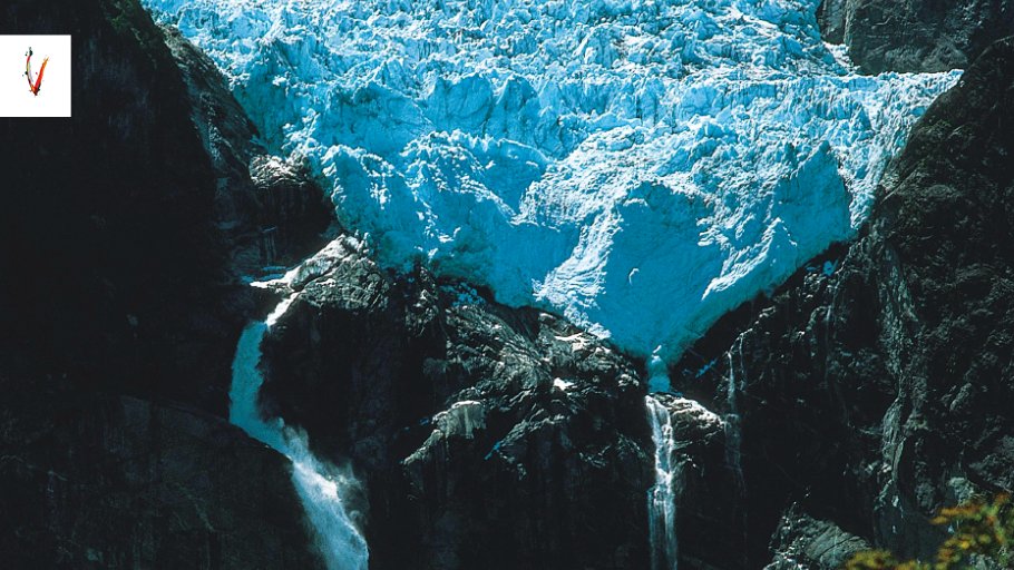 La naturaleza es maravillosa 💙 Les presentamos el ventisquero colgante que le da nombre a nuestro Queulat🍷 ¿Lo conoces? #ventisquero #chile #aysen #glaciar #queulat