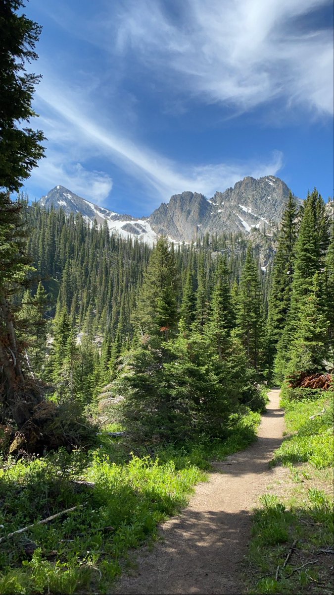 Scenes from today’s trail run/hike/snow slosh/rock scramble adventure. Idaho has rainbow clouds. Like what even is this place what kind of wizardry happens here