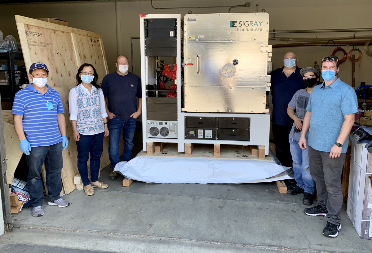 SigrayInc's tweet image. Sigray QuantumLeap on the loading dock, on its way out to Sigray’s newest customer. #exafs #xanes #xas coming to an #xray #lab near you! #FridayFeeling