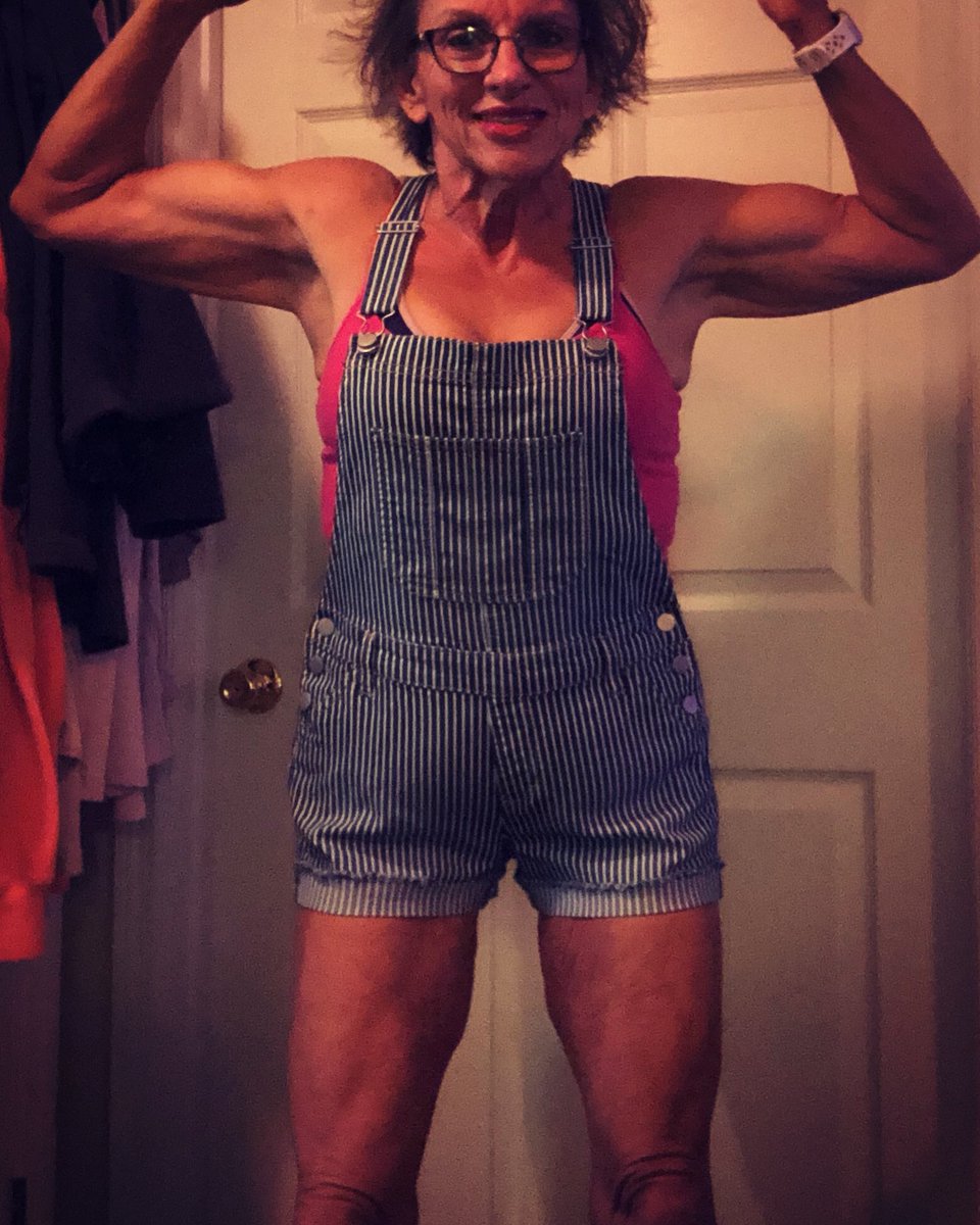 bebelambertDeb's tweet photo. Soo... I’m having to Lean up for this body building competition. It’s been 40 plus years ago since I weighed this amount #leanup #bodybuildingcompetition #massivemuscles #girlsjustwannahaveguns and #traps . Tee hee 🤗💪 https://t.co/zB06MgVU24