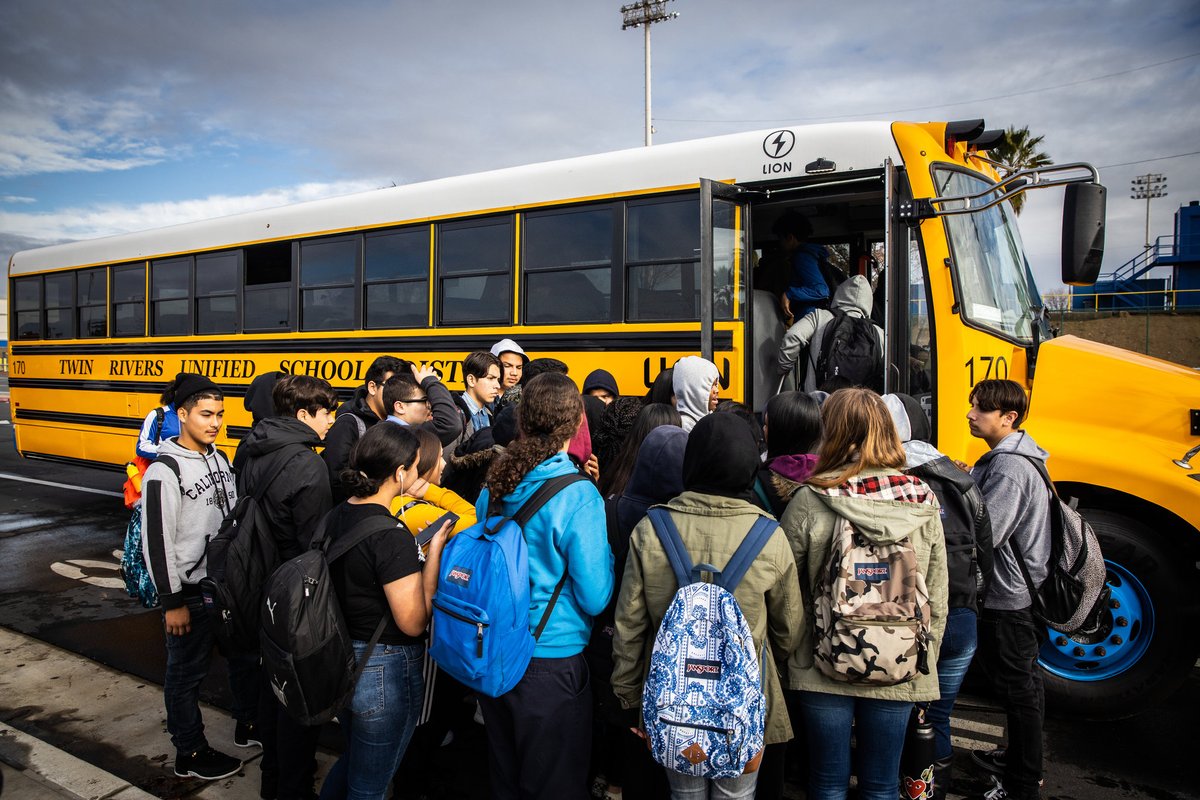 1/ For whom do we run transit? Are students “normal” transit users? Should they?A thread about students as core transit users in Italy versus North American’s dedicated iconic "yellow" school bus system, as an insight into institutional "particularism" in Canada and the US