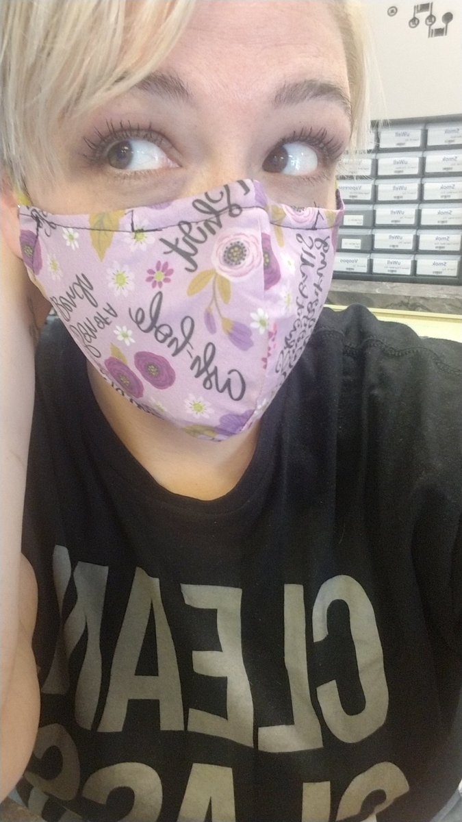 XoBabbz's tweet photo. Happy #FridayFunDay!
This is day 5 of my 12 day stretch.
#MaskMoment in my new mask from "Luce Threads" on FB. She's AMAZING & a great friend! Check her out!
#cleanclassycloudy #cloudydayz
#MaskUpIndiana
#vapinvideoqueen https://t.co/Ou5ZsQfm73
