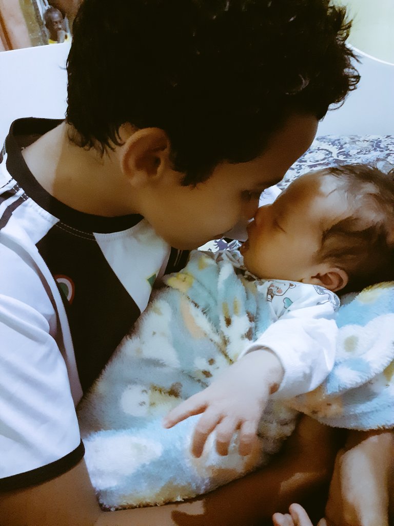 innemello's tweet photo. Vocês são tudo para mim..👶💙👦
#maede2
#meusmeninos https://t.co/xuW8GuxY4L