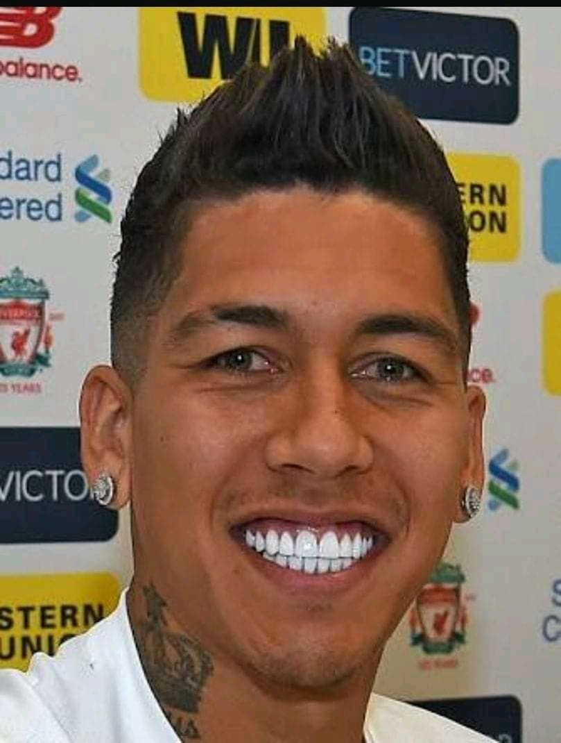 guironia's tweet photo. THREAD - sorriso do Firmino ficando mais branco a cada tweet https://t.co/vVsY6T2aS0